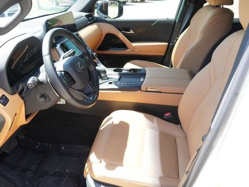 Used 2025 Lexus LX 700h Luxury w/ Appearance Package AWD/4WD image 19