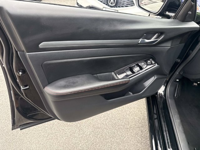 Used 2024 Nissan Altima 2.5 SR FWD image 19