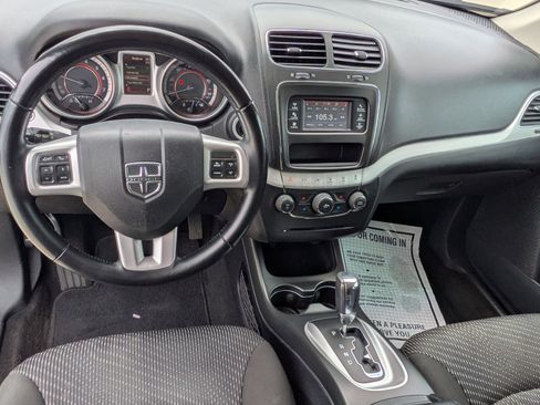 Used 2020 Dodge Journey SE w/ SE Popular Equipment Group FWD image 10