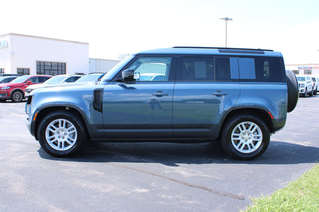 Used 2025 Land Rover Defender 110 S AWD/4WD image 4