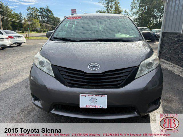 Used 2015 Toyota Sienna L FWD image 2