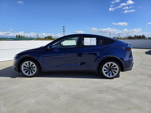 Used 2026 Tesla Model Y Long Range image 7