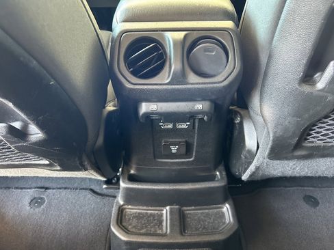 Used 2024 Jeep Wrangler Unlimited Rubicon 4xe image 11