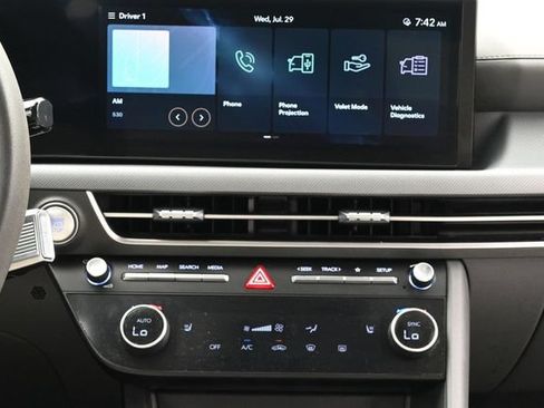 Used 2025 Hyundai Sonata SEL FWD image 11