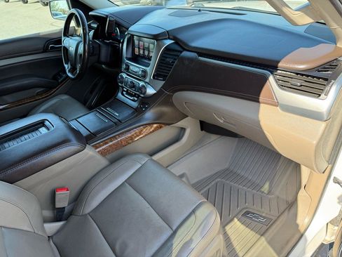 Used 2019 Chevrolet Suburban Premier image 23