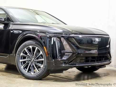 New 2026 Cadillac Lyriq Sport w/ LPO, Floor Liner Package image 2