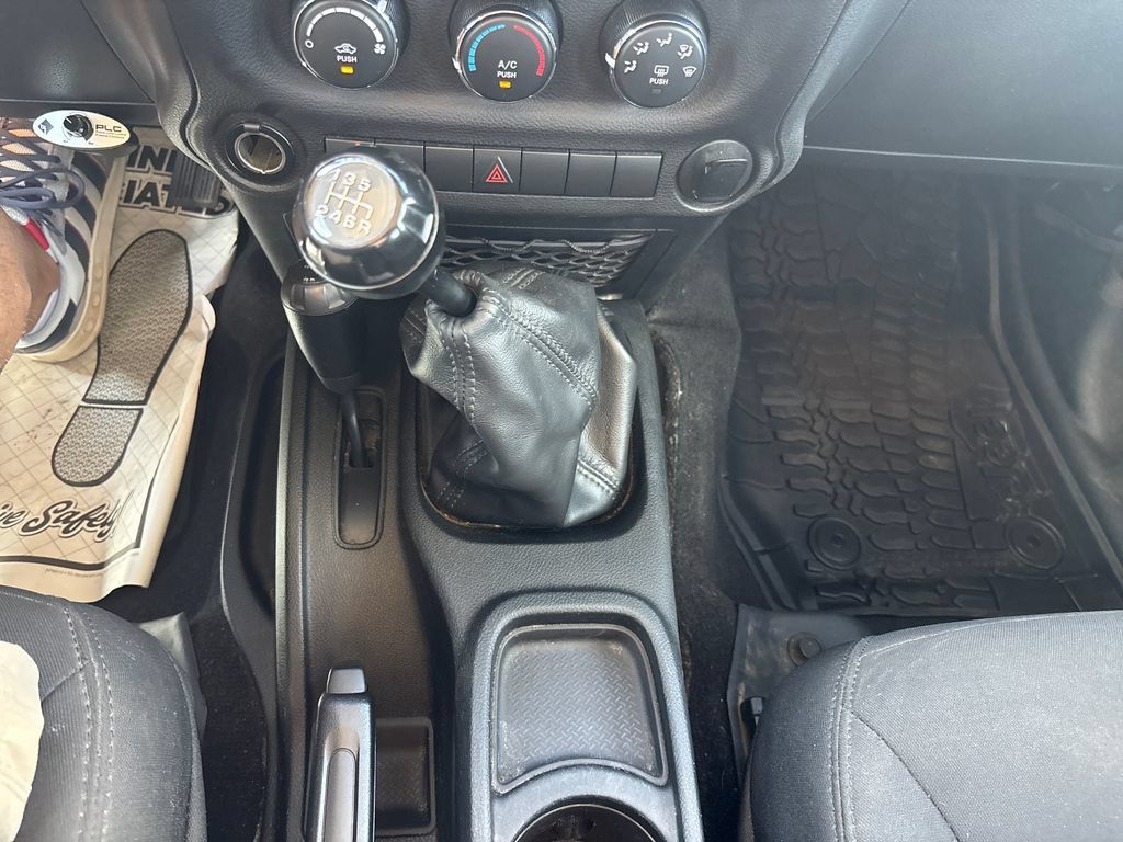Used 2017 Jeep Wrangler Unlimited Sport AWD/4WD image 22
