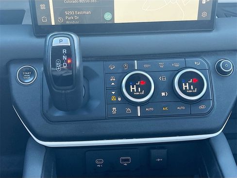 Used 2023 Land Rover Defender 130 SE image 16