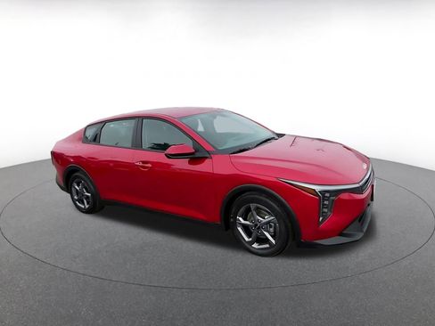 Used 2025 Kia K4 LXS image 2