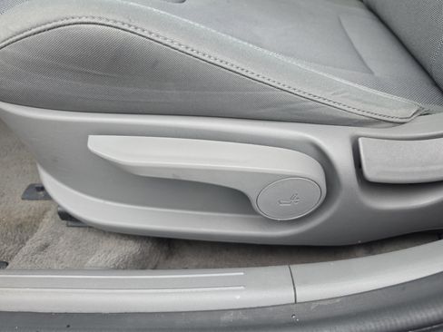 Used 2024 Hyundai Elantra SE FWD image 6