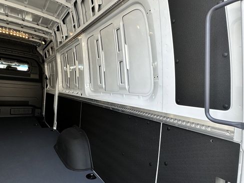 New 2025 Mercedes-Benz Sprinter 2500 image 26
