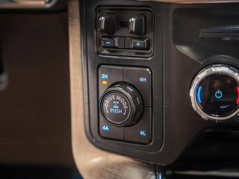 Used 2025 Ford F150 King Ranch AWD/4WD image 29