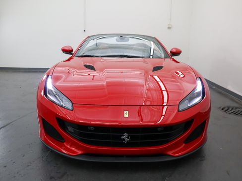 Used 2019 Ferrari Portofino RWD image 9