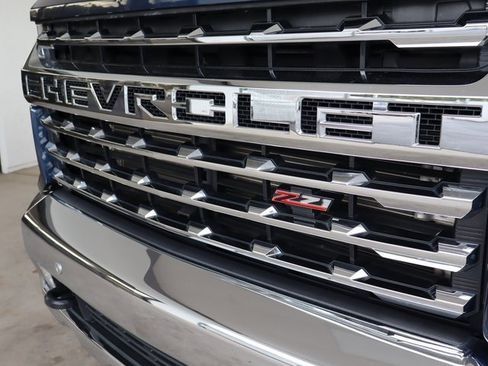 Used 2020 Chevrolet Silverado 2500 LTZ w/ LTZ Plus Package image 55