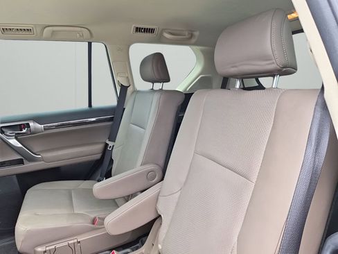 Used 2022 Lexus GX 460 Luxury w/ Sport Design Package AWD/4WD image 21