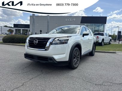 Used 2022 Nissan Pathfinder SV
