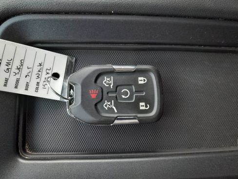 Used 2018 GMC Yukon SLT w/ Open Road Package AWD/4WD image 10
