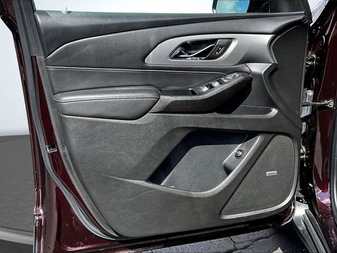 Used 2023 Chevrolet Traverse LT w/ LT Premium Package image 23