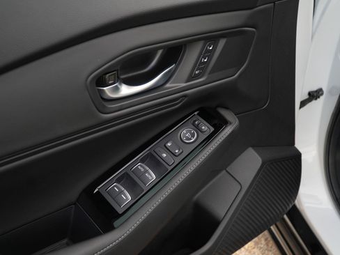 Used 2025 Honda Accord Touring image 14