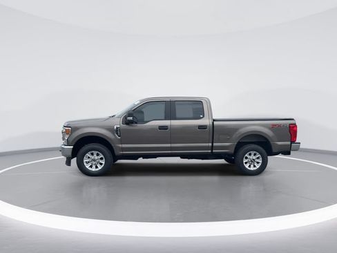 Certified 2022 Ford F250 XL w/ STX Appearance Package AWD/4WD image 4