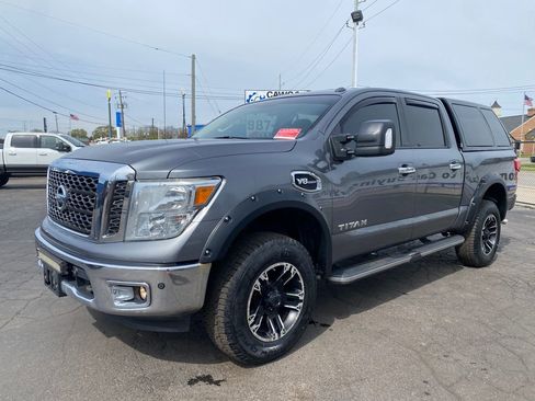 Used 2017 Nissan Titan SV AWD/4WD image 7