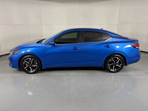 Used 2025 Nissan Sentra SV FWD image 5