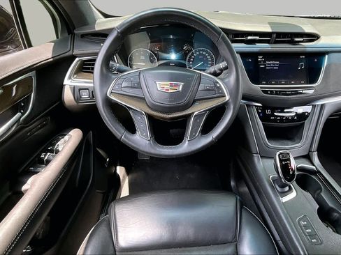 Used 2018 Cadillac XT5 Platinum AWD/4WD image 6
