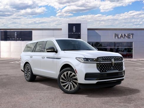 New 2027 Lincoln Navigator Black Label RWD image 4
