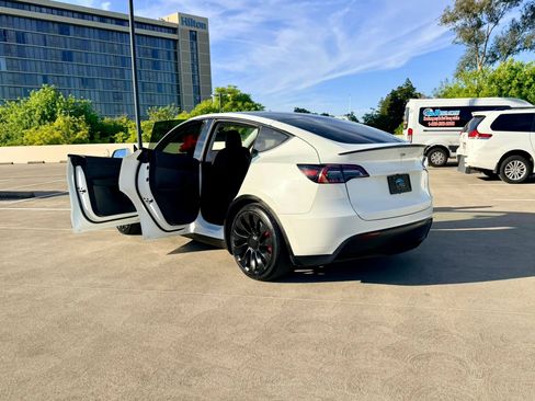 Used 2022 Tesla Model Y Performance AWD/4WD image 39
