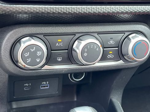 Used 2023 Nissan Kicks SV image 22