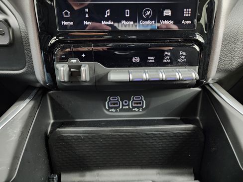 Used 2024 RAM 3500 Big Horn w/ Night Edition image 16