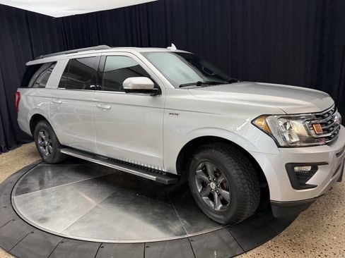 Used 2019 Ford Expedition Max XLT w/ Equipment Group 202A AWD/4WD image 11