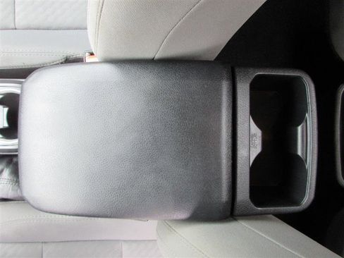 Used 2021 Toyota Tacoma SR image 11