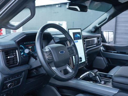 Used 2022 Ford F150 Lightning Lariat image 16