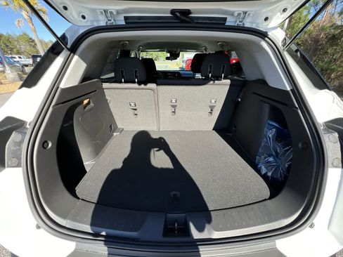 Used 2024 Chevrolet TrailBlazer LS w/ LS Convenience Package image 23