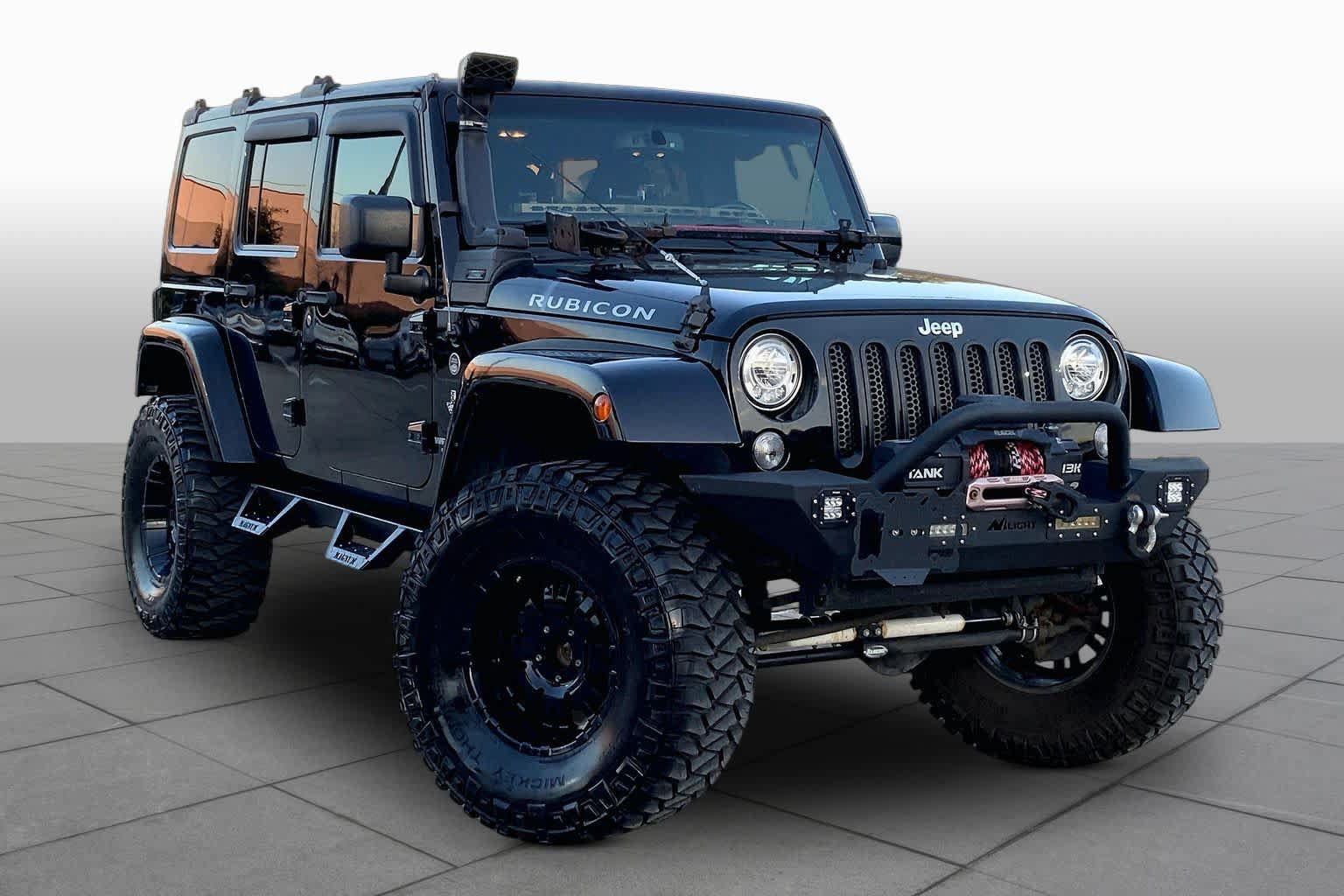 Used 2017 Jeep Wrangler Unlimited Rubicon w/ Connectivity Group AWD/4WD image 3