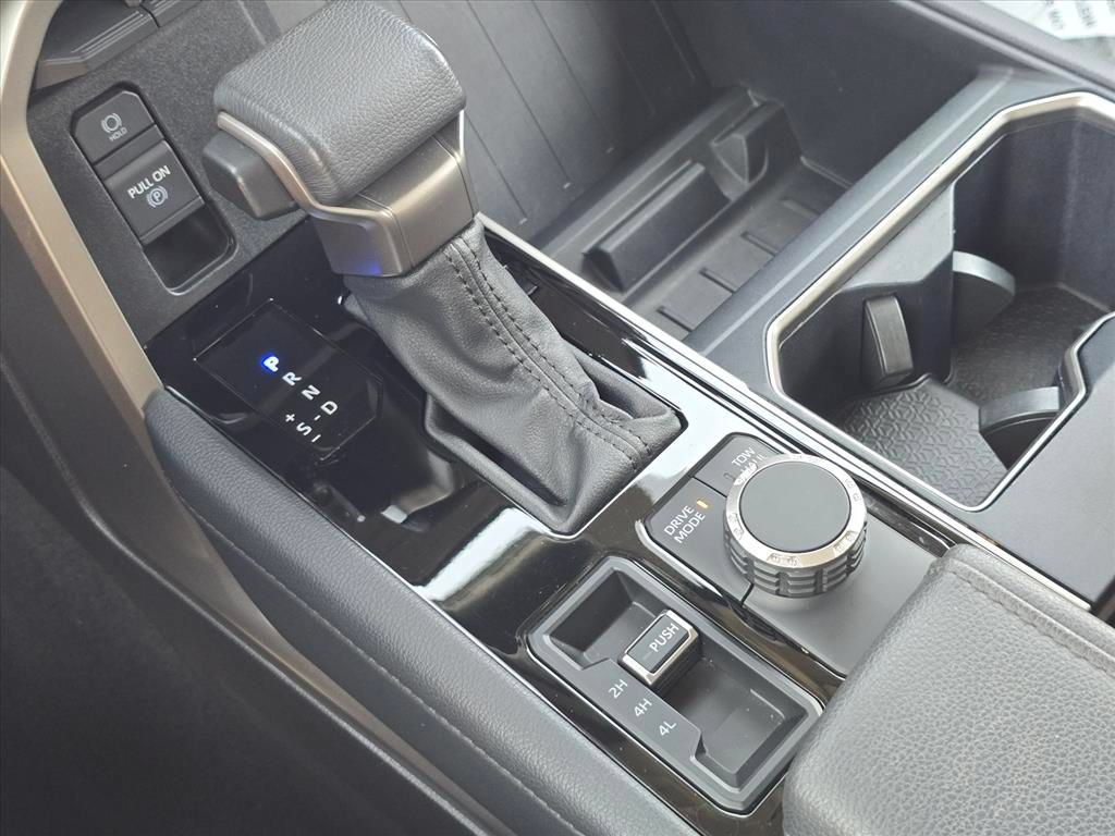 Used 2024 Toyota Tundra Limited AWD/4WD image 17