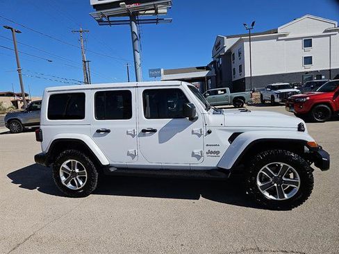 Used 2021 Jeep Wrangler Unlimited Sahara image 5