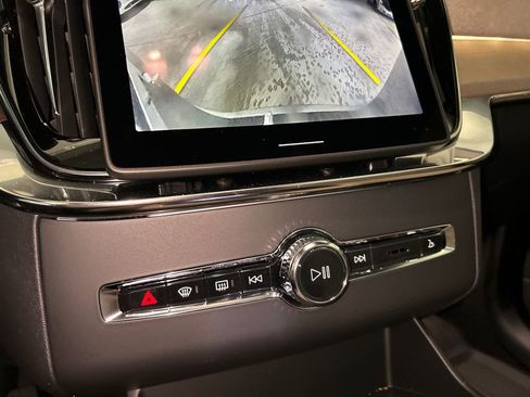 New 2026 Volvo XC90 B6 Plus w/ Protection Package Premier image 18