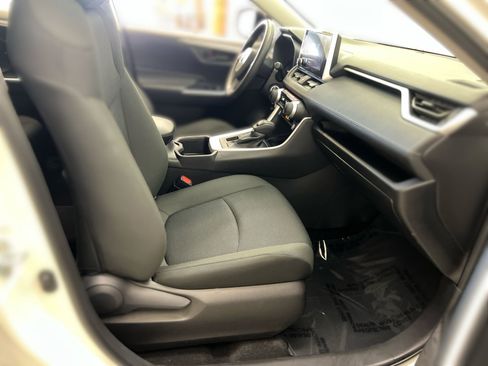 Used 2024 Toyota RAV4 LE AWD/4WD image 26
