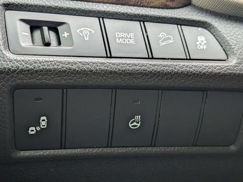Used 2018 Hyundai Santa Fe Sport w/ 2.4L Tech Package 04 FWD image 11