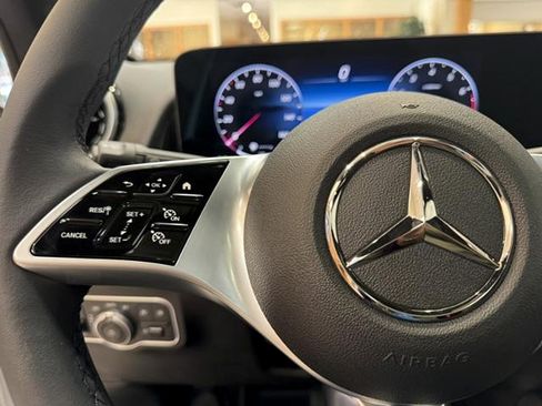Used 2026 Mercedes-Benz GLB 250 w/ Sun & Sound Package image 17