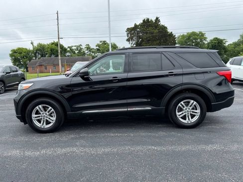 Used 2022 Ford Explorer XLT w/ Equipment Group 202A AWD/4WD image 8