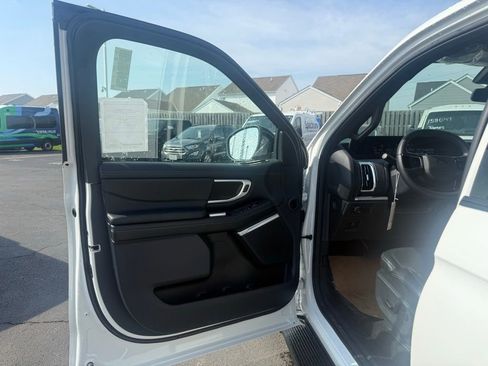 New 2026 Ford Expedition Max Platinum AWD/4WD image 11