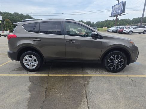 Used 2015 Toyota RAV4 LE FWD image 1