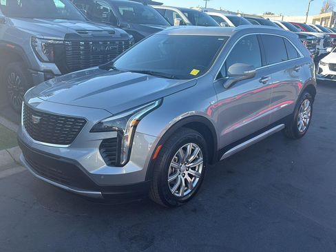Used 2023 Cadillac XT4 Premium Luxury image 2