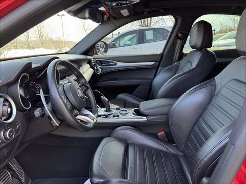 Used 2023 Alfa Romeo Stelvio Veloce image 13