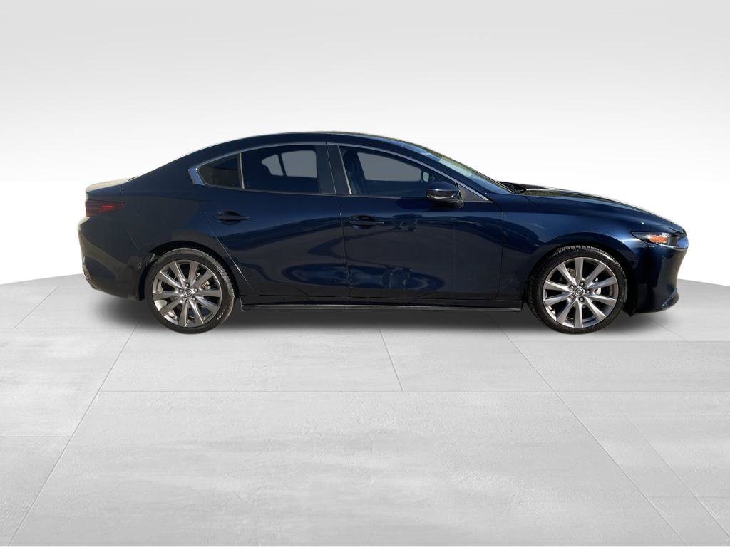 Used 2019 MAZDA MAZDA3 Sedan w/ Preferred Package FWD image 4