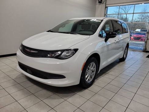 New 2026 Chrysler Voyager LX image 3