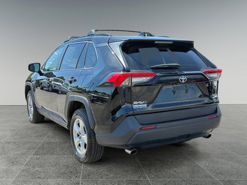 Used 2021 Toyota RAV4 XLE w/ Convenience Package AWD/4WD image 4